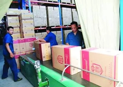 成品仓 原材料仓该如何借助智能仓储实现转变？