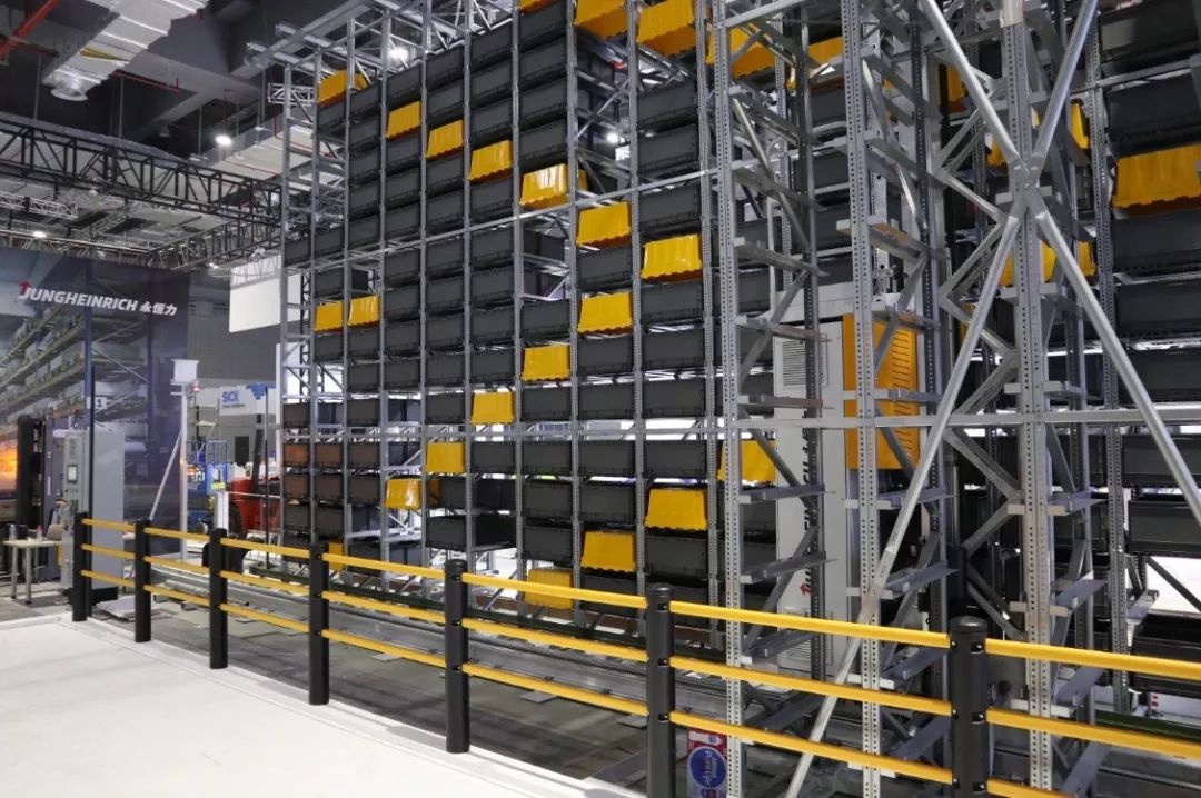 新闻联播带你揭秘进博会Z高展品——德国永恒力miniload