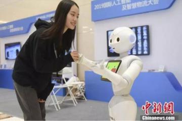 2022年中国人工智能产业规模逼近300亿美元