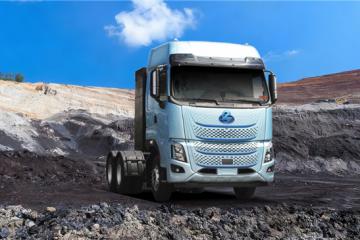 500km长续航+超低电耗！乘龙H7 Pro纯电牵引车为您创富加码