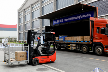 装卸场景的“终极解法”？一文看懂中力具身装卸