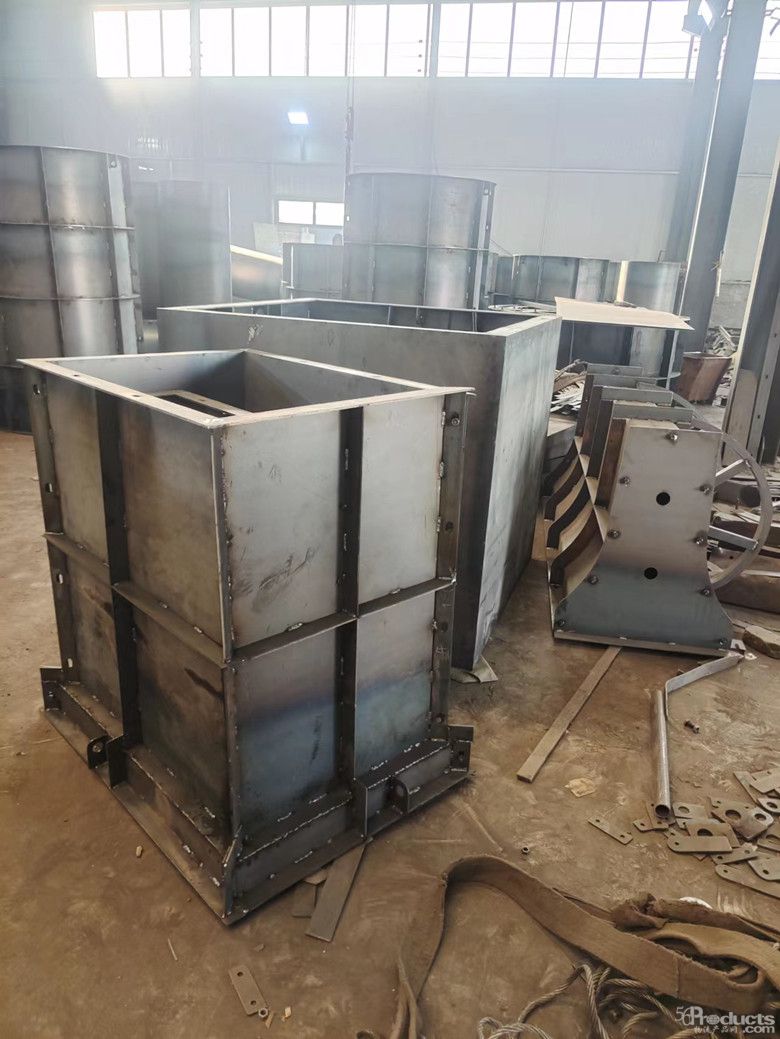 1691546501359100.jpg 挡土墙模具2.jpg