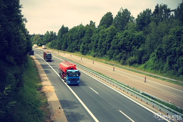 truck-2138974_640.jpg
